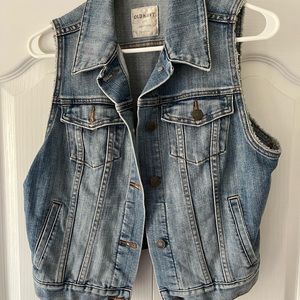 Old navy Jean vest with pockets.